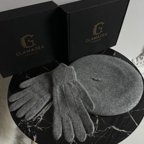 Set cadou Yvona – bereta si manusi gri inchis din lana prelucrata