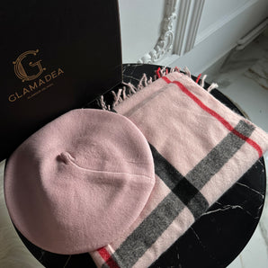 Set cadou Pink , bereta roz din bumbac si esarfa cashmere in carouri