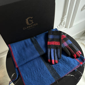 Set cadou esarfa cashmere albastru cu carouri si manusi lana–fleece in carouri albastru, negru si rosu