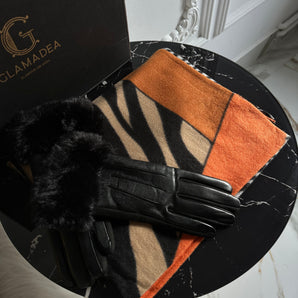 Set cadou esarfa animal print cu portocaliu, negru, alb si nude din cashmere–bumbac–vascoza si manusi din piele ecologica cu blanita