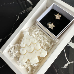 Set Cadou Glamadea – Cercei Steluta placati Aur Alb cu Zirconiu & Lumanare Bradut din Ceara de Soia