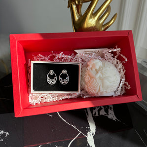 Set Cadou Craciun Glamadea – Cercei 2 in 1 placati Aur Alb cu Zirconiu & Lumanare Rotunda din Soia Naturala