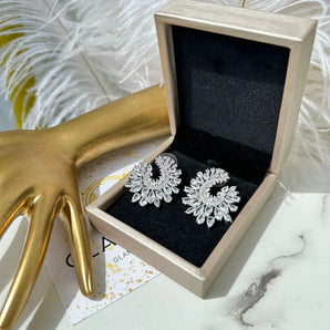 Cercei Hyone, zirconiu cubic AAA, Elemente Swarowski, placat aur alb GLAMADEA