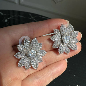 Cercei Odette, zirconiu cubic AAA, placat aur alb, floare GLAMADEA