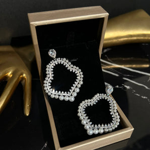Cercei Riley, placat aur alb, zirconiu cubic AAA, perle GLAMADEA