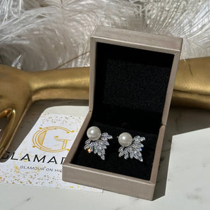 Cercei Silvary, floare, zirconiu cubic, placați aur alb, clips, perla GLAMADEA