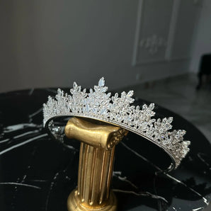 Diadema Erfany, zirconii cubice AAA, placată aur alb, elemente Swarovski GLAMADEA