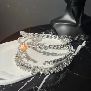 Diadema Every, usor flexibilă, cristale slefuite manual, suflata argint GLAMADEA