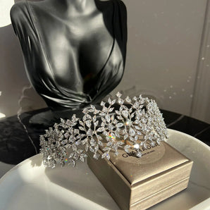 Diadema Renata, zirconii cubice, placat cu aur alb GLAMADEA