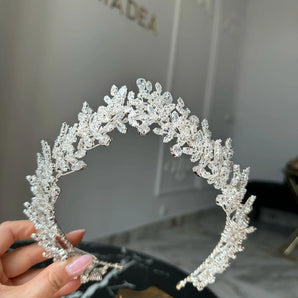 Diadema mireasă Nandy, Elementele Swarovski, zirconiu cubic GLAMADEA