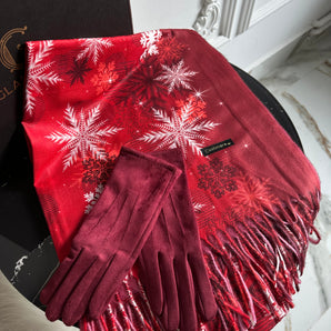 Set cadou esarfa burgundy din cashmere subtire cu imprimeu fulgi de zapada si manusi burgundy din fleece calduros
