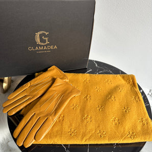 Set cadou manusi galbene din piele naturala si esarfa cashmere cu imprimeu flori 3D – premium