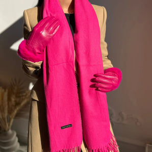 Set Cadou Iarna Siclam , Bereta, Esarfa Cashmere & Manusi cu Blanita, Roz Siclam GLAMADEA