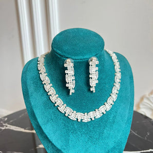 Set Elilian cercei si colier, placat aur alb, pietre zirconiu cubic AAA GLAMADEA
