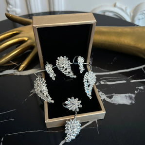 Set bijuterii Adira, Brățara de palmă și inel, zirconiu cubic, placat aur alb, elemente swarovski GLAMADEA