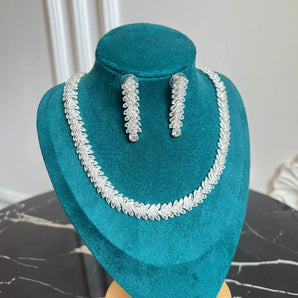 Set cercei si colier Adalyna, zirconiu cubic AAA, placat aur alb GLAMADEA