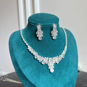 Set cercei si colier Eveline, zirconiu cubic AAA, placat aur alb GLAMADEA