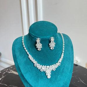 Set cercei si colier Eveline, zirconiu cubic AAA, placat aur alb GLAMADEA