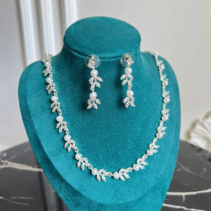 Set cercei si colier Paloma, zirconiu cubic AAA, placat aur alb, perle GLAMADEA