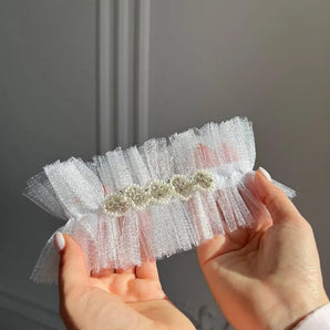 Jartiera mireasă, Natașa, handmade, perle, tulle lucios, cristale - GLAMADEA
