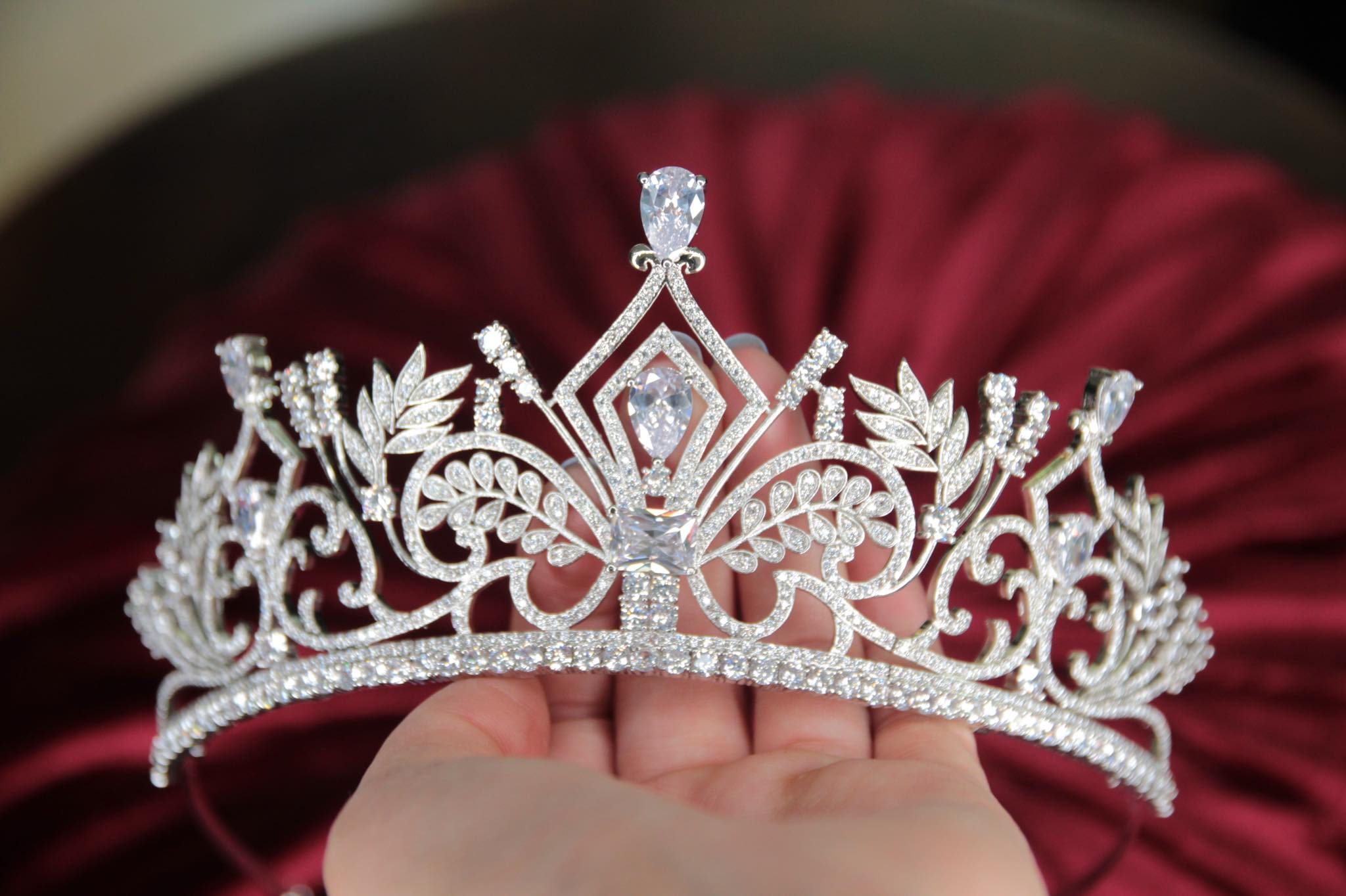 Diadema mireasă stil coroniță regină